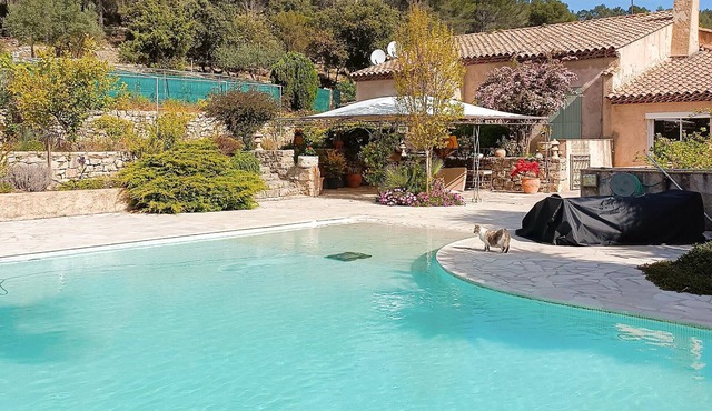 MAISON AVEC PISCINE 1