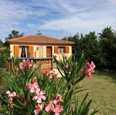 Maison avec piscine sans voisinage à 4km de la mer