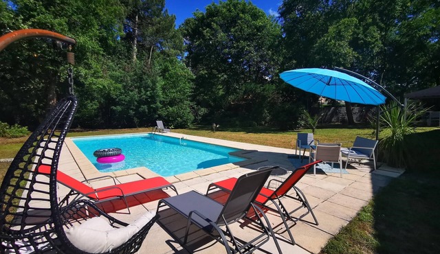 Maison Avec Piscine, 3 Chambres, en Lisière de Forêt sur Cestas