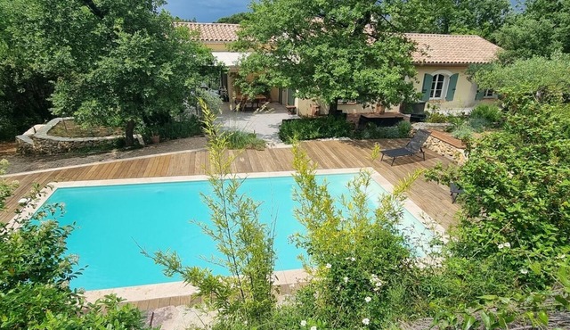Maison Avec Piscine au Cœur de la Garrigue