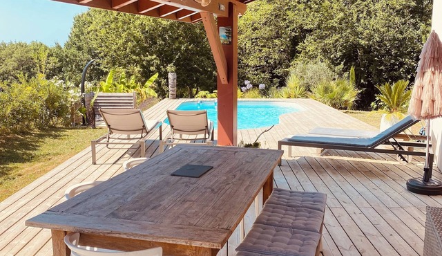 Maison Avec Piscine au Calme Proche des Plages