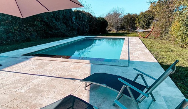 Maison avec piscine chauffée à Montignac