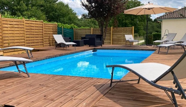 Maison Avec Piscine Dans le Périgord, Lucie