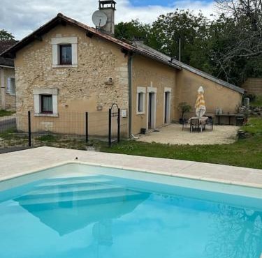 Maison avec piscine en Périgord