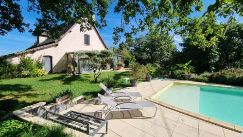 Maison avec piscine et grand jardin proche Souillac