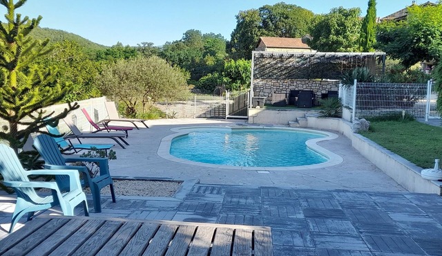 Maison Avec Piscine au Calme Pour 2 Personnes