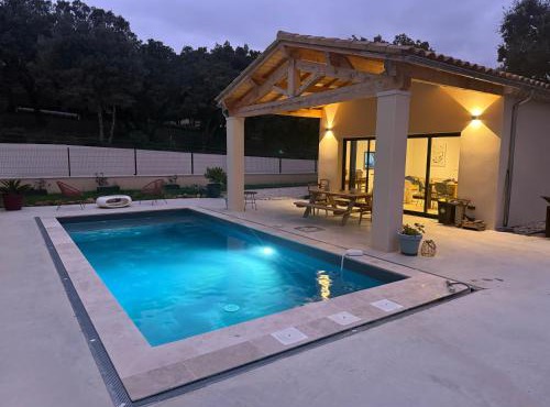 Maison avec piscine privée et jardin en Drôme provençale