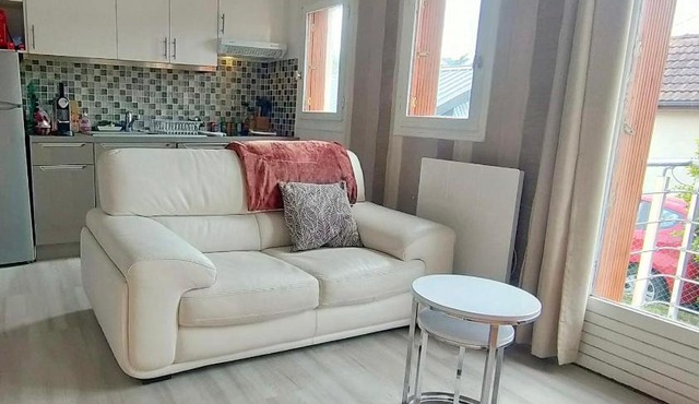 Maison avec sous sol indépendant et parking à 2km de Versailles