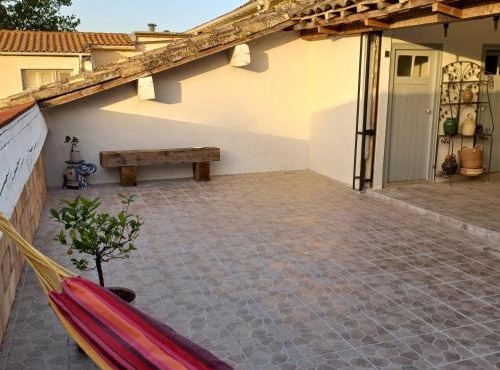 Maison avec superbe terrasse tropézienne