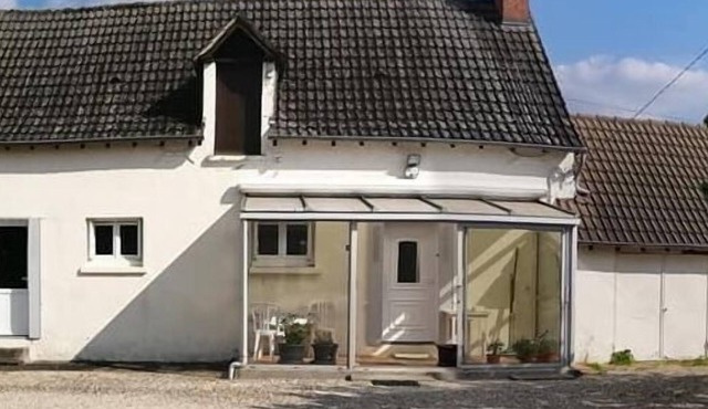 Maison Avec Véranda, Terrain Ombragé et Mare aux Grenouilles Idéal en Brenne