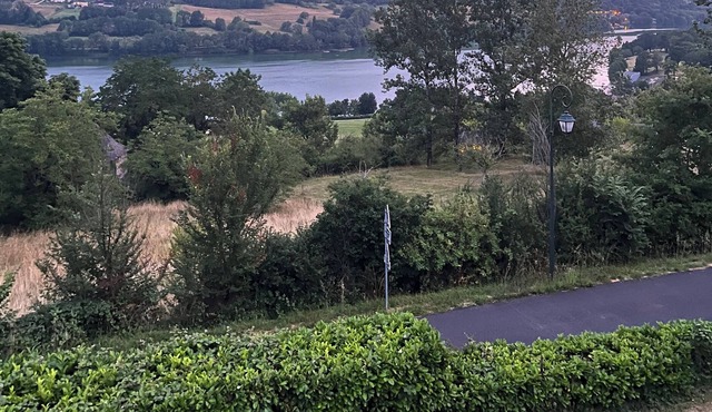 Maison Avec vue sur le lac du Causse