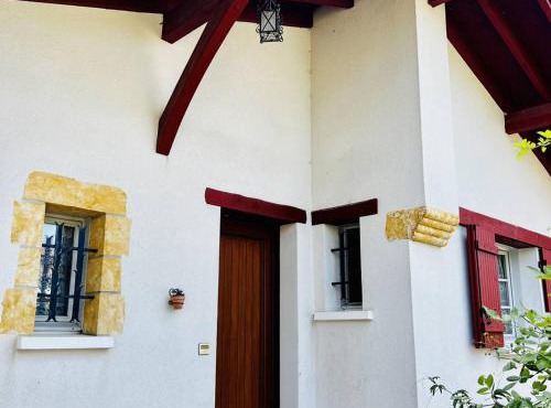 Maison basque à Espelette, 3 chambres, 5+2 pers, animaux admis, internet - FR-1-495-2