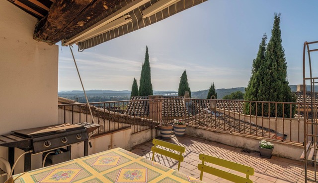 Maison Belle Vue: Peaceful Stay with Alpilles View in Les Angles