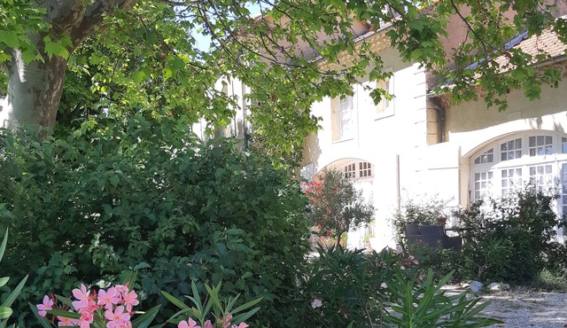 MAISON BONHEUR - breathtaking view of Mont Ventoux and the Rhône Valley