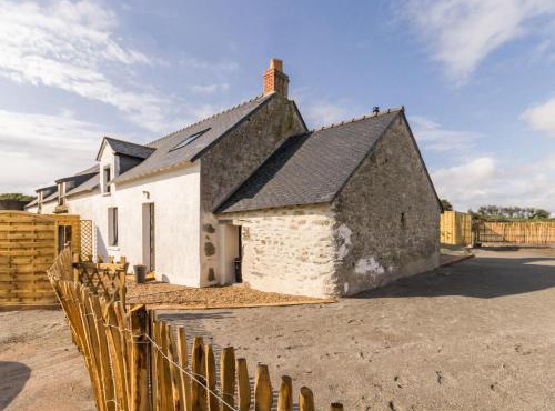 Maison bretonne rénovée près de la mer avec jardin, terrasse et équipements modernes - FR-1-306-1197