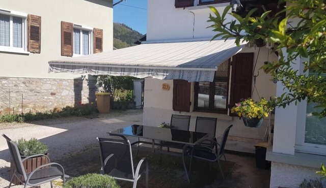Maison, Calme a la Montagne, Cour Fleurie, au Creux du Massif Belledonne