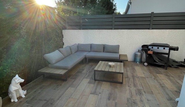 Maison Calme Avec Jacuzzi Extérieur Près de la Montagne et la mer