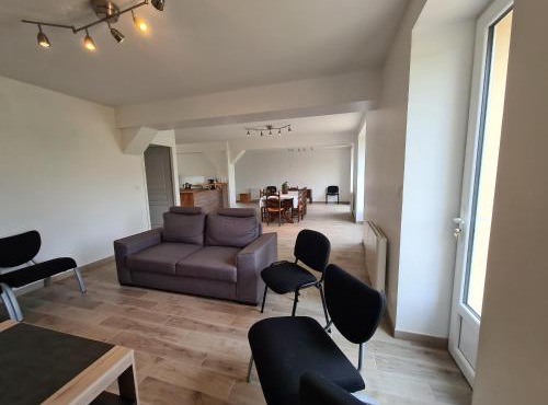 Maison calme avec jardin et terrasse, proche Châteauroux, 3 chambres, 3 salles de bain, parking inclus - FR-1-591-359