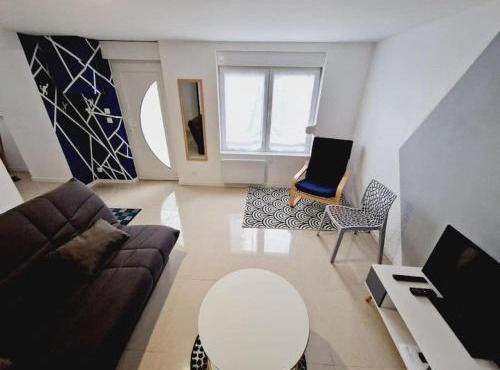 Maison calme et toute équipée avec jardin