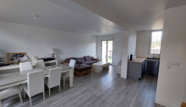 Maison Calme Proche de la Cité des Loisirs