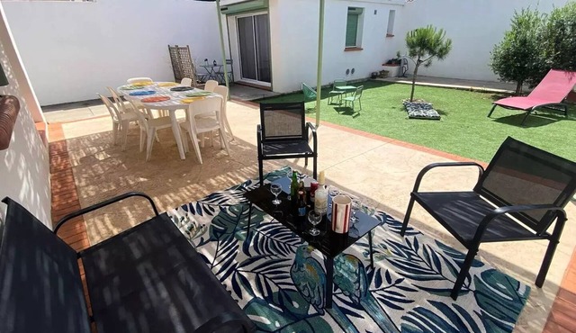 Maison Canetoise 2 bedrooms, air conditioning, parking, Wi-Fi near the beach