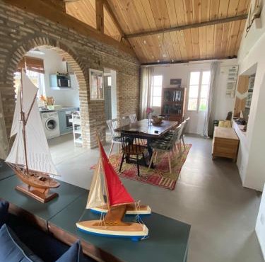 Maison chaleureuse dans les Landes à 2 min du lac et 25 min de Plage Biscarosse en voiture