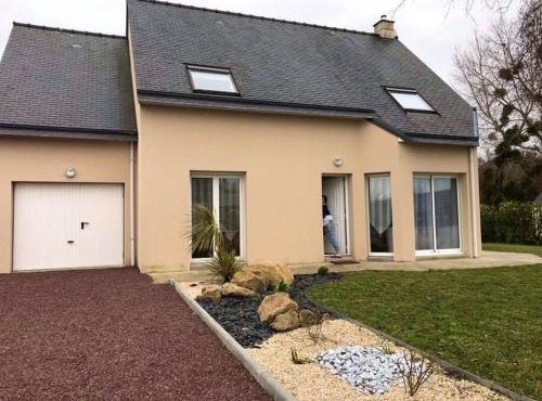 Maison chaleureuse à Bréville-sur-Mer avec jardin privé.