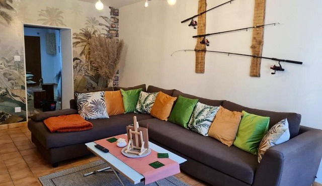 Maison chaleureuse à Deville avec terrasse et parking gratuit