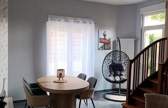 Maison chaleureuse avec netflix et ps5