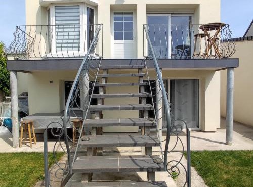 Maison chaleureuse avec parking gratuit sur place