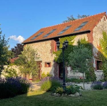 Maison chaleureuse- cheminée, nature et sport !