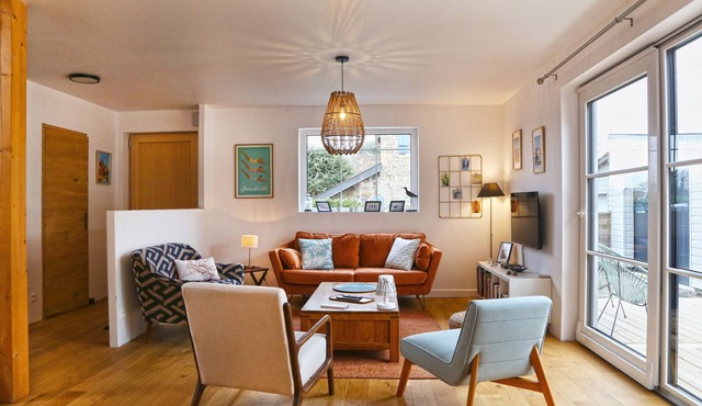 Maison Chaleureuse et Claire Proche de la Plage de Carolles Jullouville