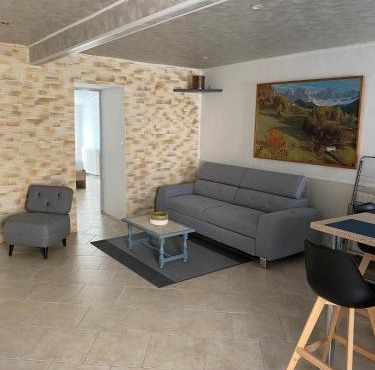 Maison chaleureuse en pleine campagne