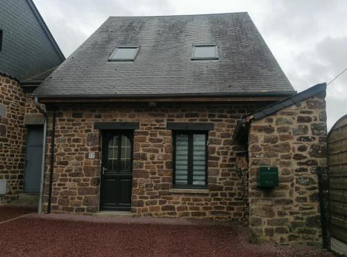Maison champêtre à Gavray-sur-Sienne avec jardin clôturé