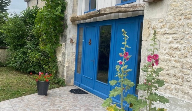 Maison Charentaise Idéale Pour une Famille Avec Grand Parc et Piscine
