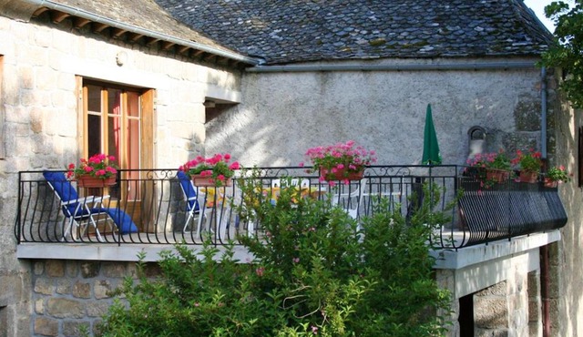 Maison charmante à Florentin-la-Capelle avec vue montagne