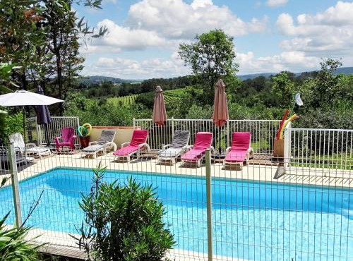 Maison charmante à Cardet avec piscine partagée