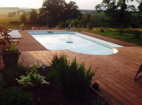 Maison charmante à Châteney avec piscine partagée