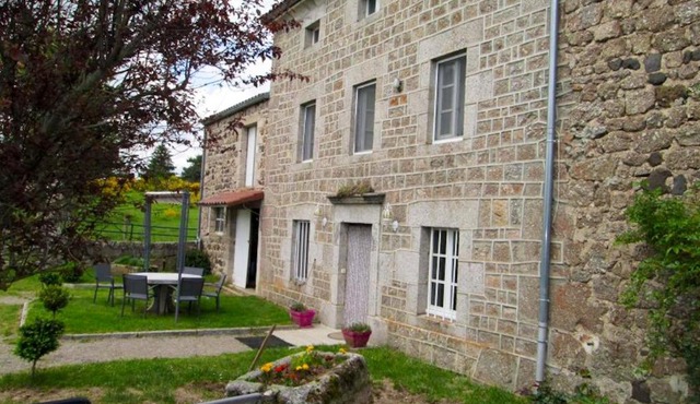 Maison charmante à Cubelles avec vue sur la montagne