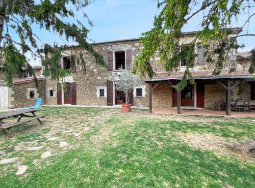 Maison charmante à Mouterre-Silly avec jardin privé