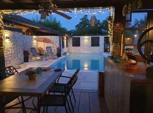 Maison charmante à Montfermier avec piscine privée