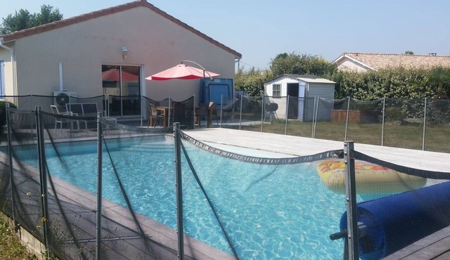 Maison Climatisée Avec Piscine Chauffée 3 Chambres, 20 km de Bordeaux