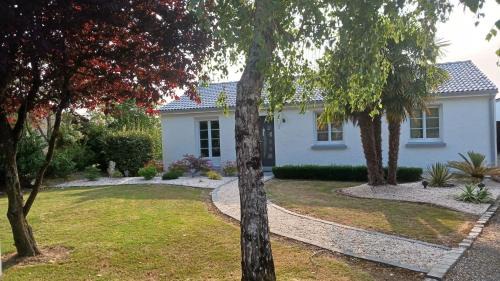 Maison confortable avec terrasse à Saint-Lumine-de-Coutais