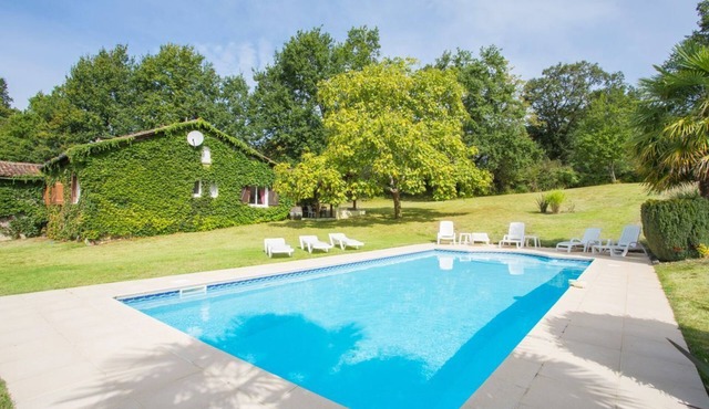 Maison Coeur - Four Bedroom Villa, Sleeps 10
