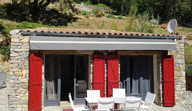 Maison confortable avec piscine à Saint-Julien-de-la-Nef