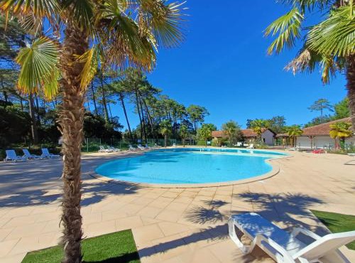 Maison confortable 6 pers, terrasse, résidence avec piscine et parking proche mer - FR-1-239-1118