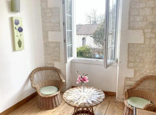 Maison confortable au cœur de Fleurac avec grand jardin