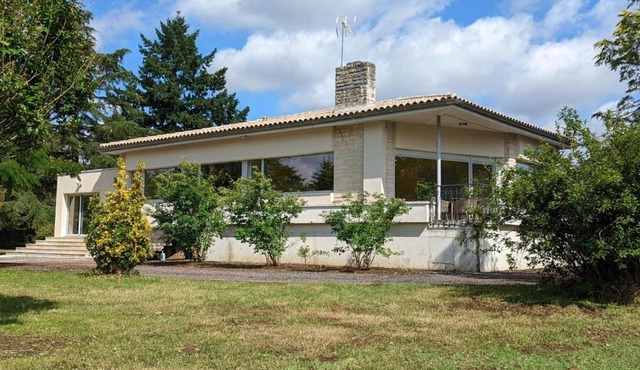 Maison confortable avec jardin privatif, internet, parking - FR-1-653-112