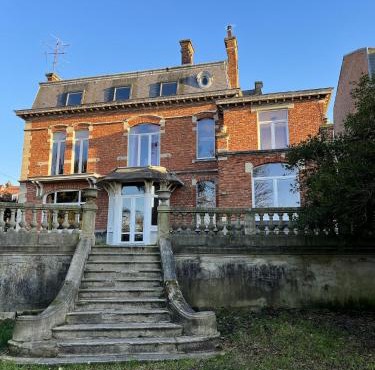 Maison confortable avec piscine privée à Bailleul