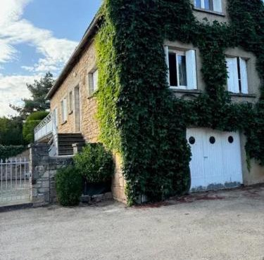 Maison confortable près de Bozouls avec jardin